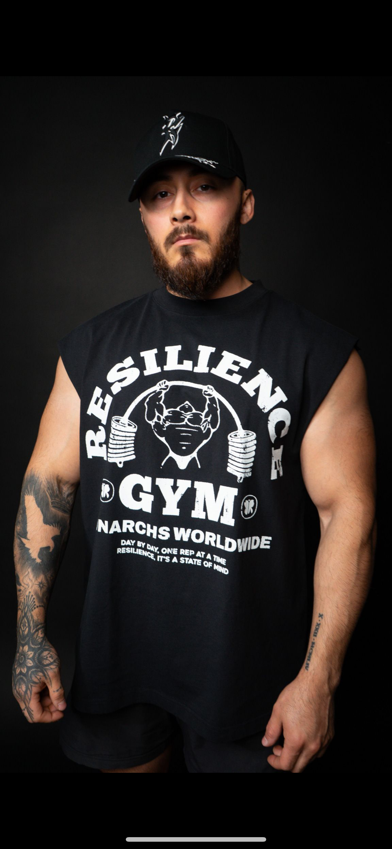 RESILIENCE GYM- CUTOFF (BLACK/WHITE)