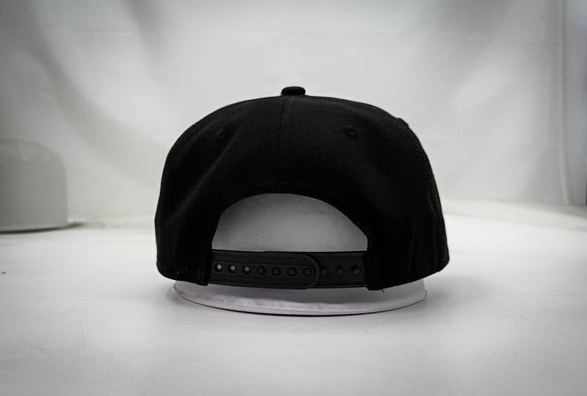 RESILIENCE 5 PANEL HAT IN LEOPARD PRINT & BLACK