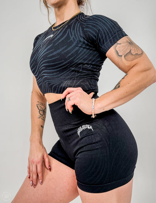 "INTO THE WILD" - SCRUNCH SHORTS