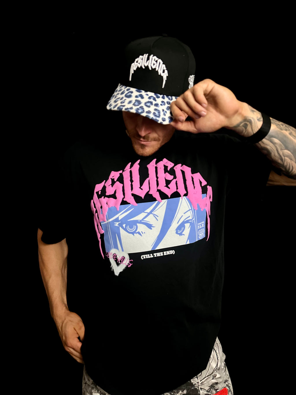 "LOVE KILLS" - OVERSIZED TEE (BLACK)