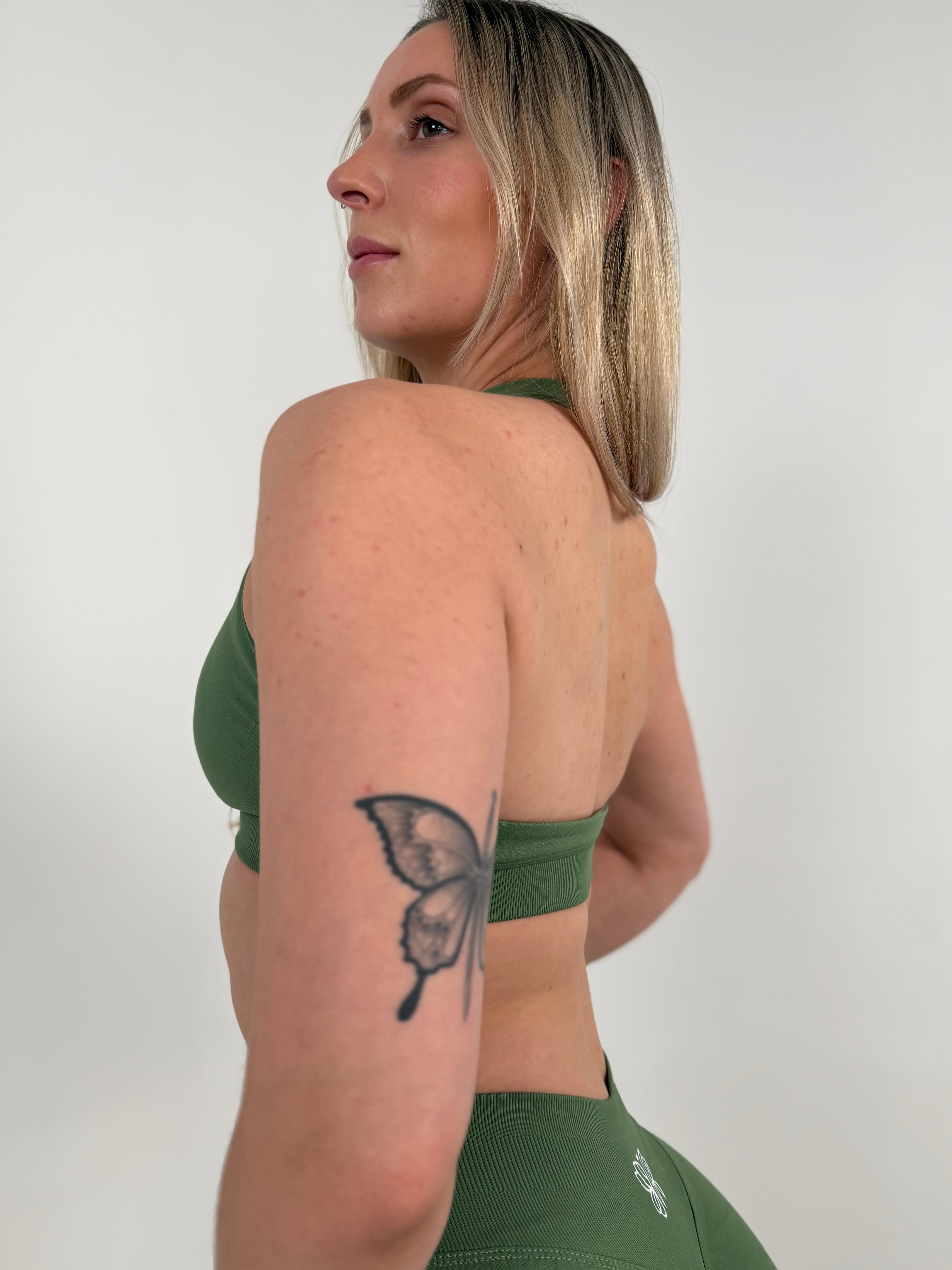 Resilience - Essential sports Bra (GREEN)