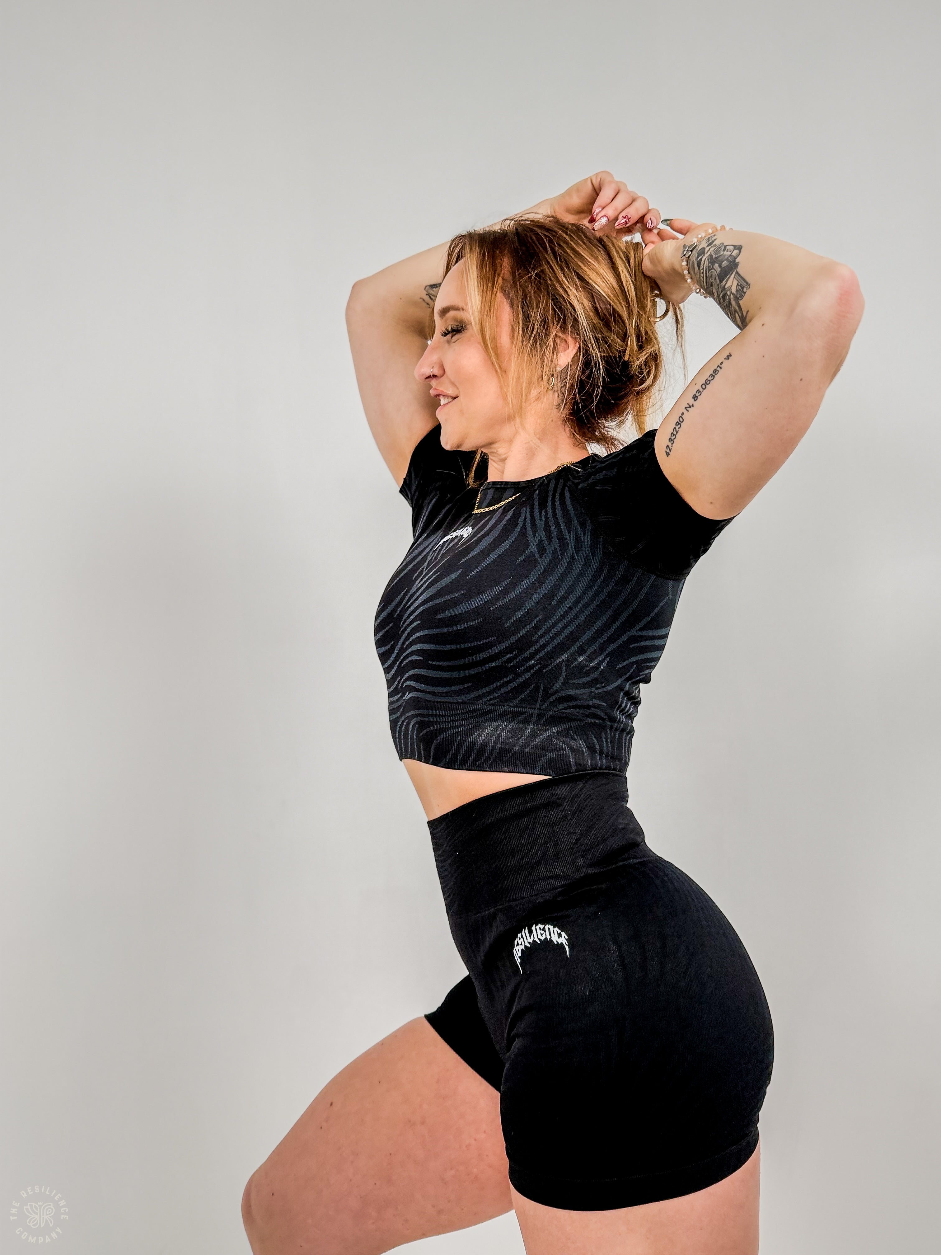 "INTO THE WILD" - SCRUNCH SHORTS