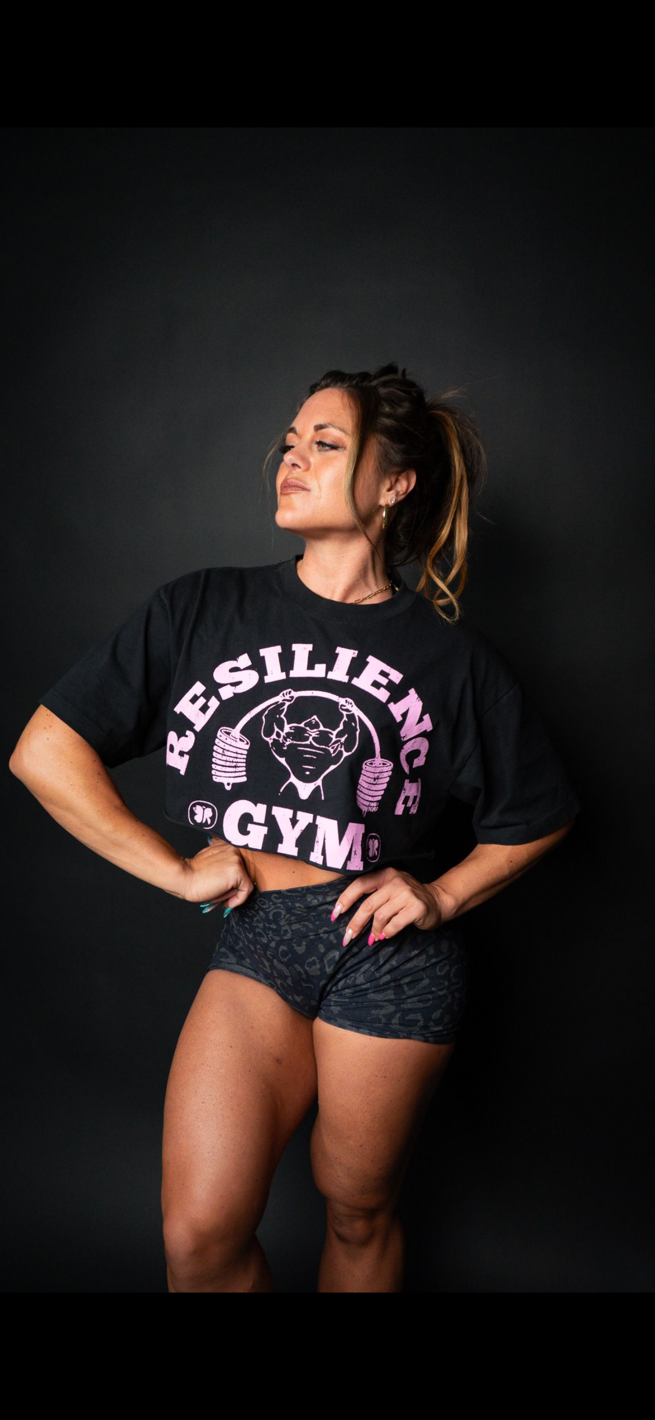 RESILIENCE GYM- WOMENS CROP (BLACK)