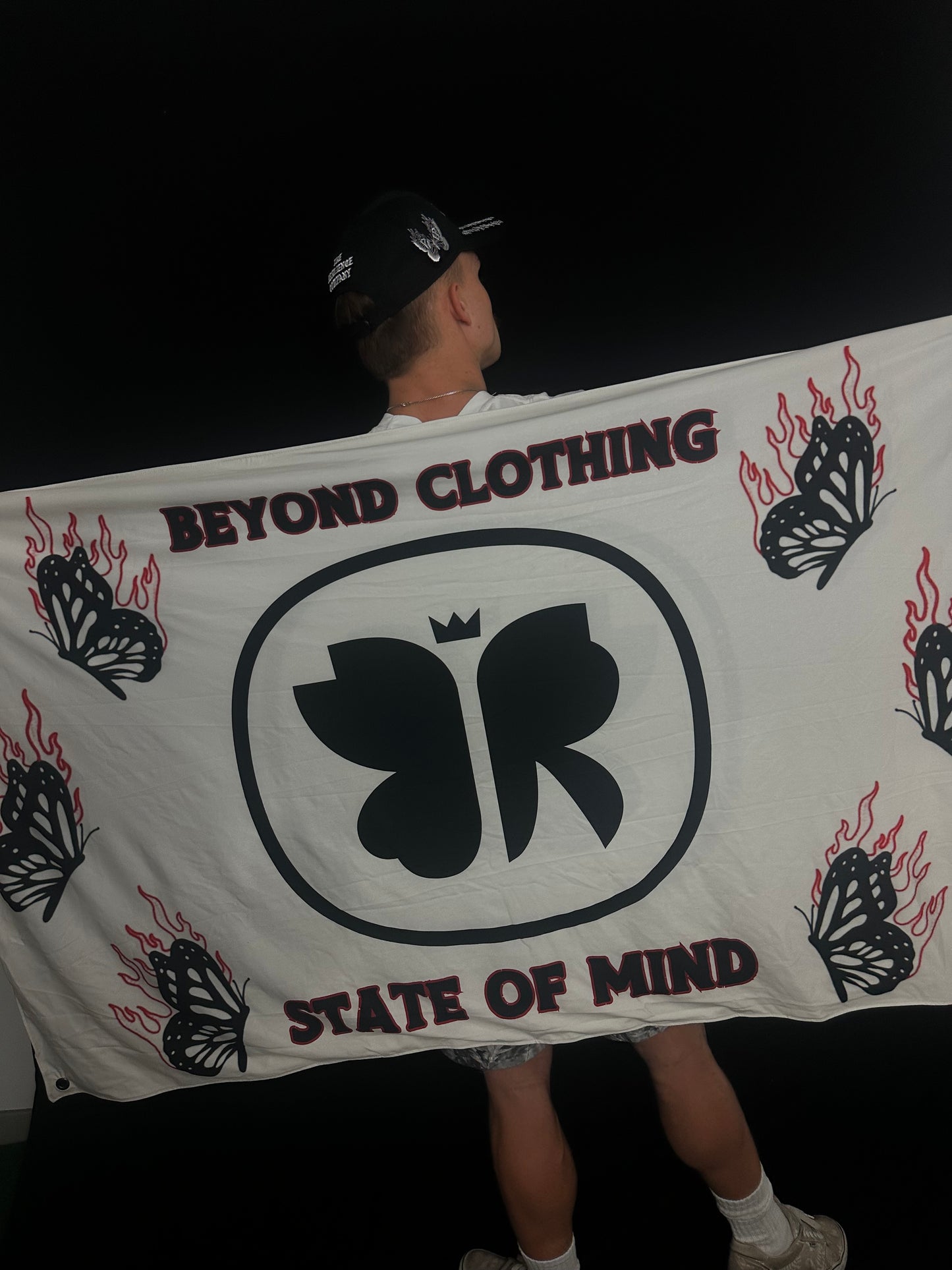 "I AM" - OVERSIZED TEE (WHITE)