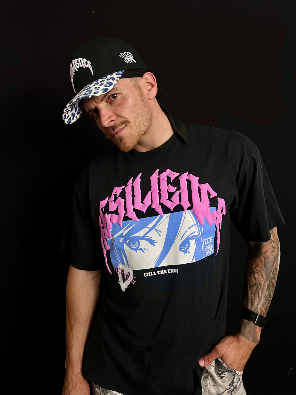 "LOVE KILLS" - OVERSIZED TEE (BLACK)