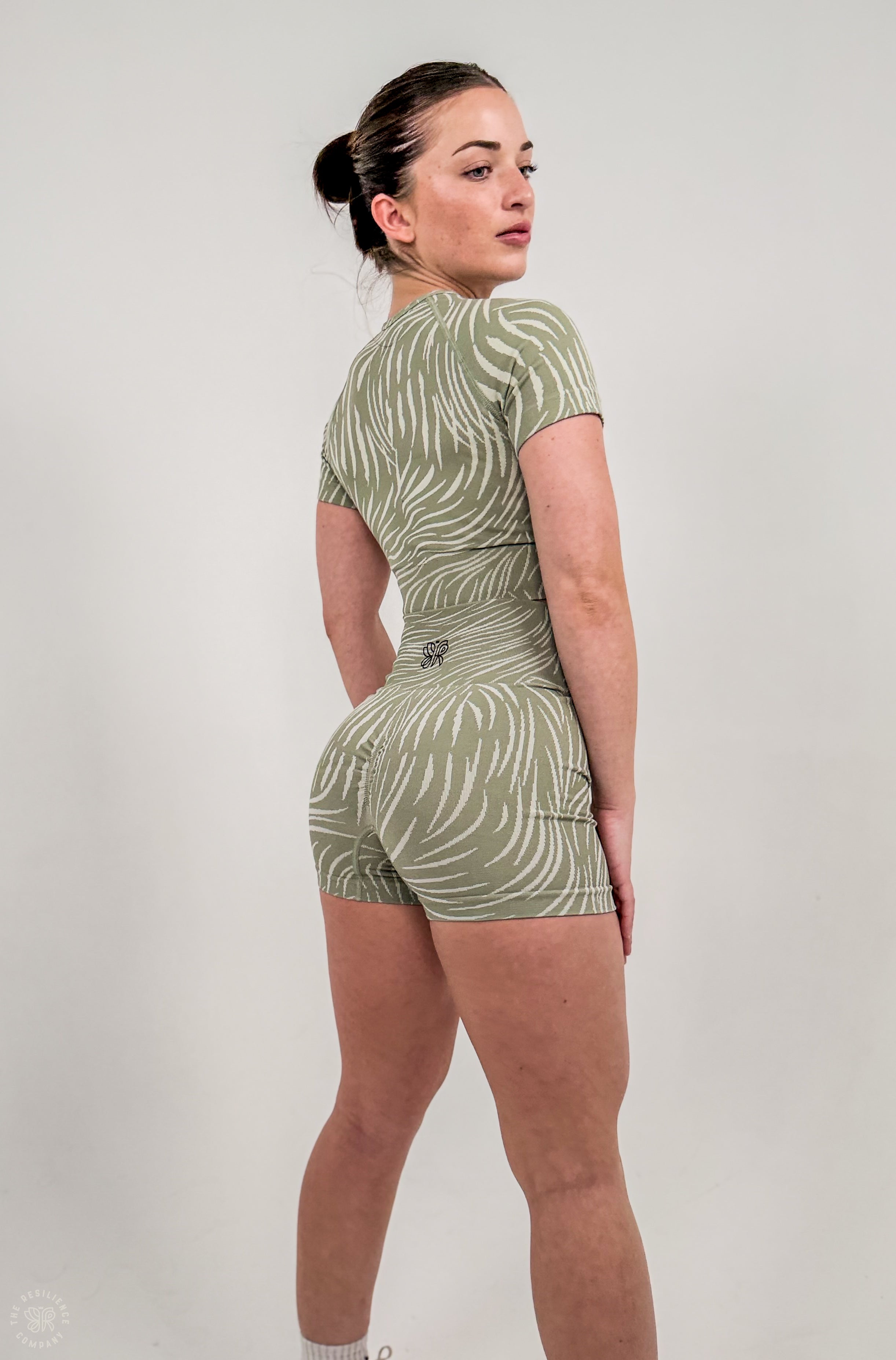 "INTO THE WILD" - SCRUNCH SHORTS