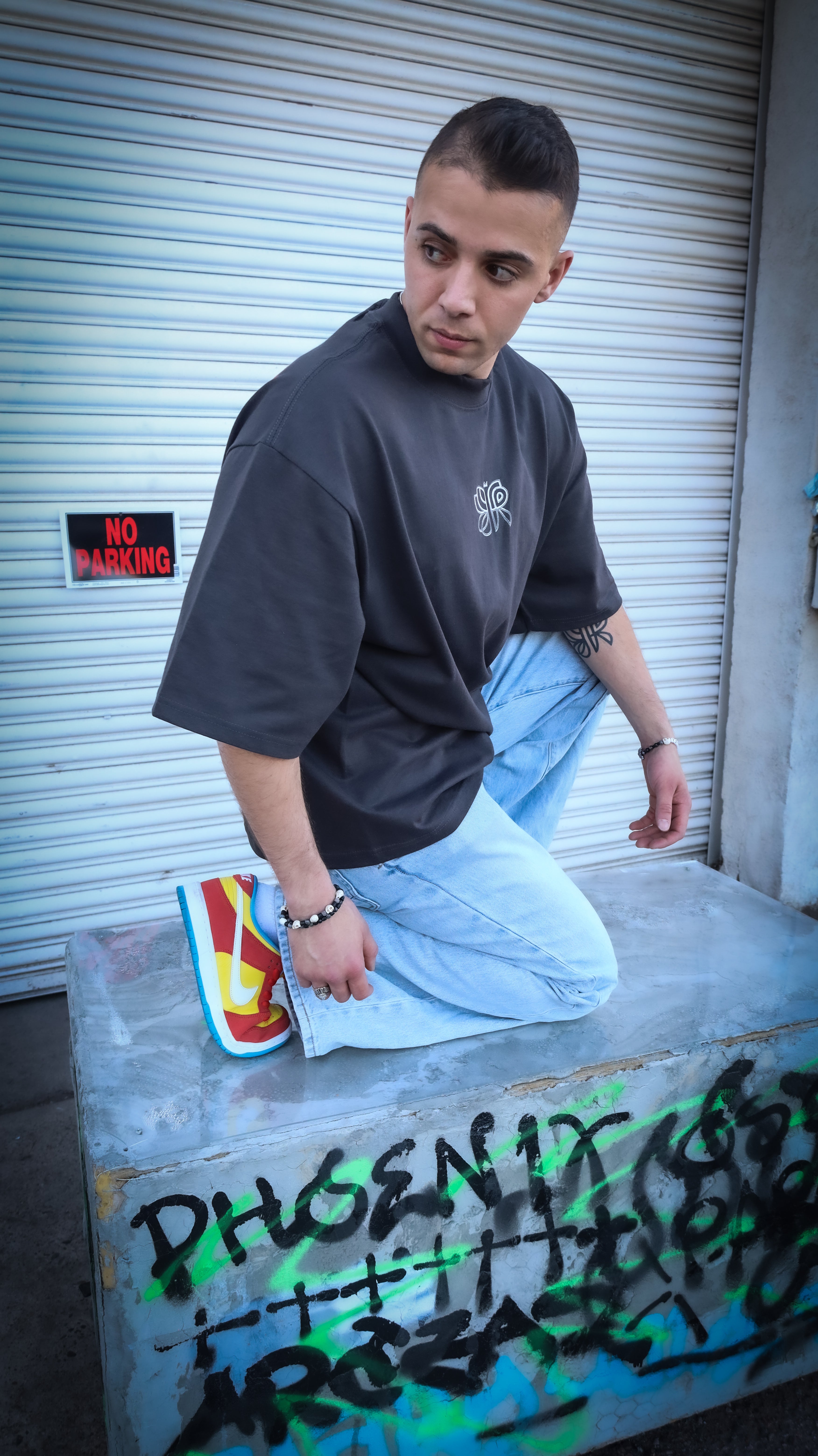 SAD BOYS SMILE AGAIN - OVERSIZE TEE (VINTAGE BLACK)